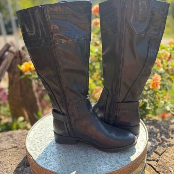 ST. JOHNS BAY BOOTS SIZE 6 W - Picture 6 of 10